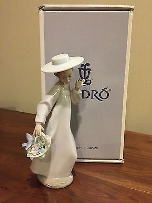 Lladro 6414 HELLO FRIEND Pricing and Reference Guide